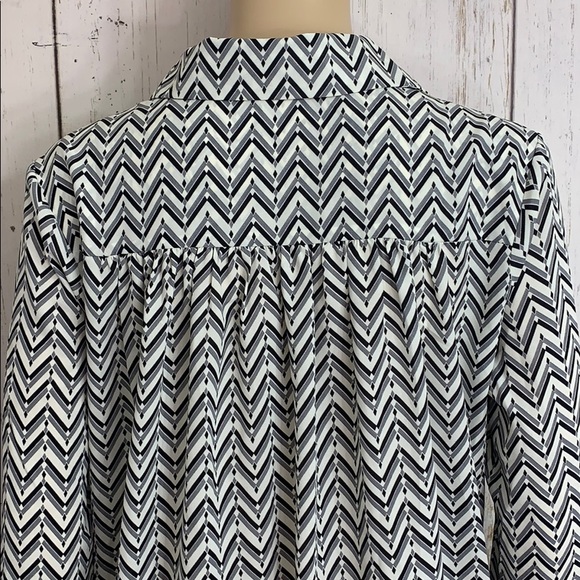 Emma & Ella Paris Button Down Dress - Picture 11 of 12